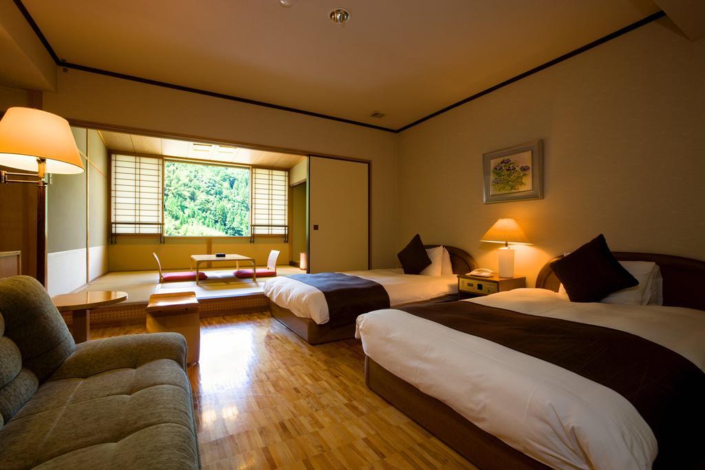 Shinshiyo Hotel Hita Exterior foto